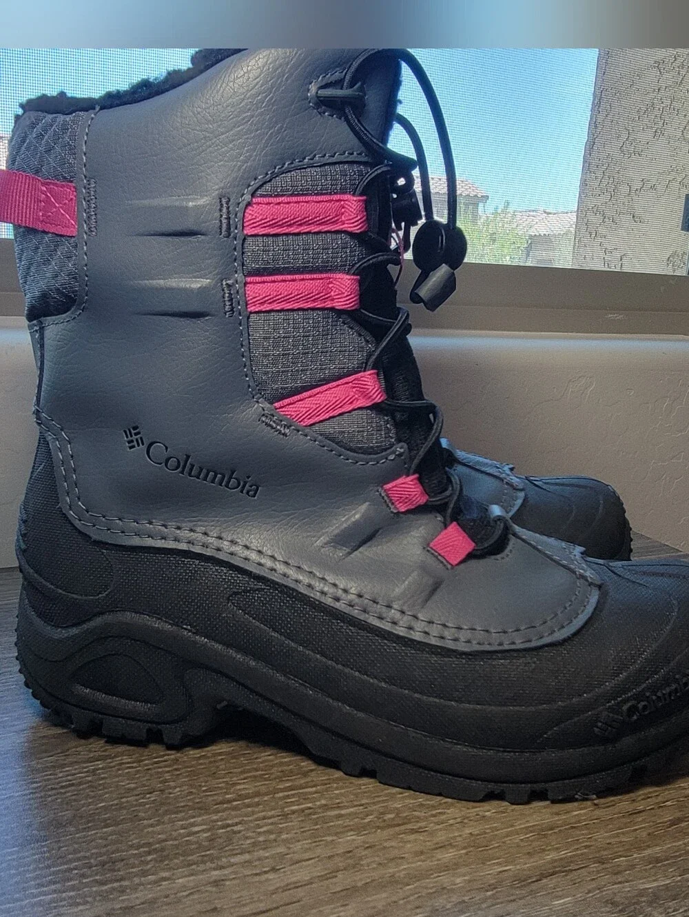 Columbia Big Kids Bugaboot Celsius Snow Boots Size 6